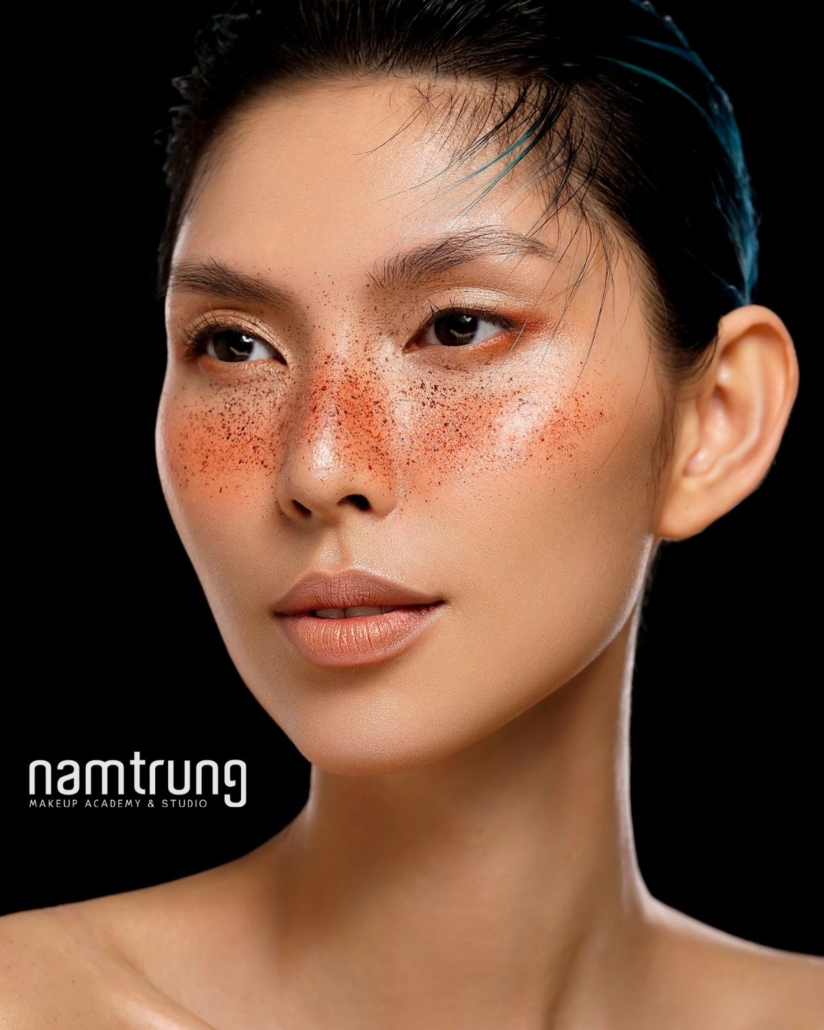 Makeup Look Tàn Nhang Độc Đáo Của TYD - Sự Biến Tấu Nghệ Thuật Trong Trang Điểm